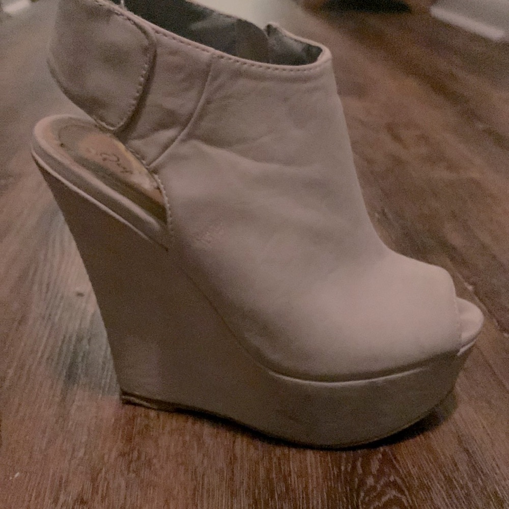 Qupid cream wedges, worn a few times